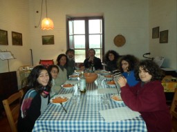 TN_SAM_4896_tavolata 2.JPG